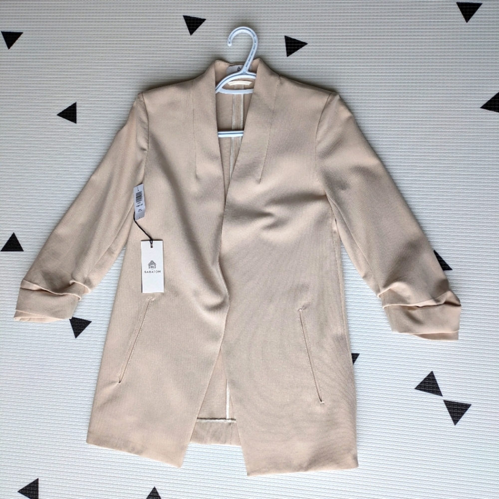 Babaton Power Hip Blazer Birch Bouleau sz 2 NWOT
